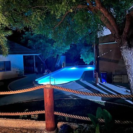 Lunar Dive Resort: Bamboo Villas คุบู ภายนอก รูปภาพ