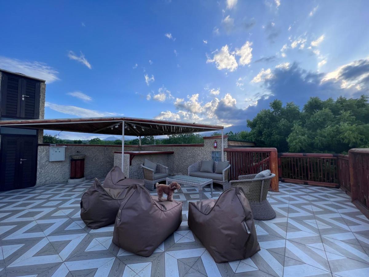 Lunar Dive Resort: Bamboo Villas คุบู ภายนอก รูปภาพ
