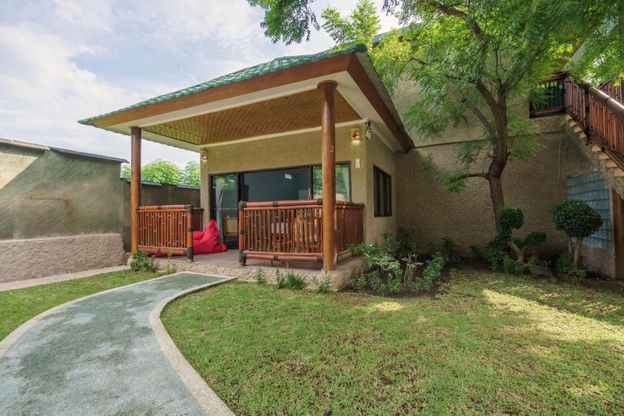 Lunar Dive Resort: Bamboo Villas คุบู ภายนอก รูปภาพ