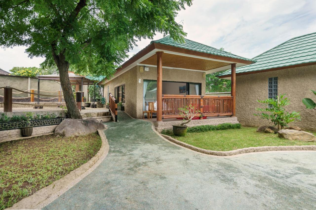 Lunar Dive Resort: Bamboo Villas คุบู ภายนอก รูปภาพ